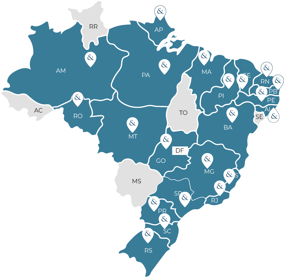 mapa do Brasil destacando os estados onde o Club&Casa Design tem presença, com ícones de lojas e profissionais para ilustrar a atuação nacional do clube.